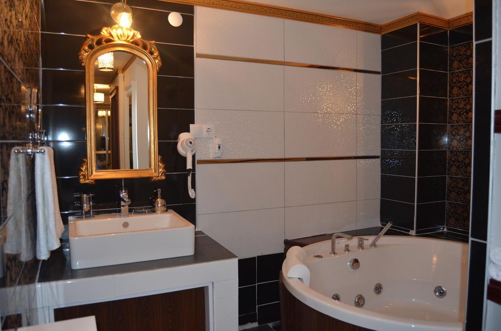 The Gala Palace Suits Kars Chambre photo